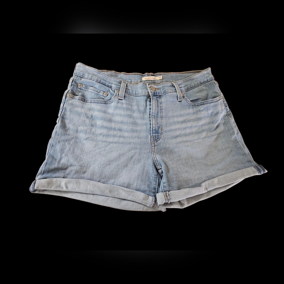 Levi's Blue Jean Shorts Light Wash Relaxed Fit Mid Length Size 32‎ - Picture 1 of 4